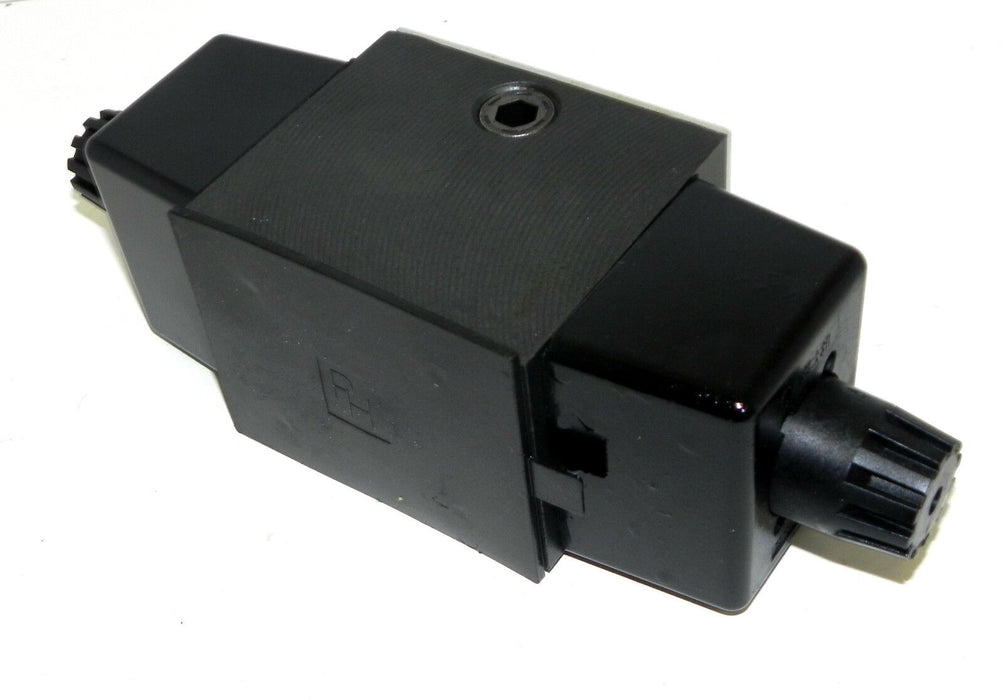 NEW PARKER D3W11CVYC SOLENOID VALVE 0.72-0.80 AMPS