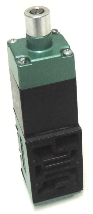 NEW NUMATICS 152SA4002011B30 SOLENOID VALVE 0.11AMP WITH 228-694B COIL 0.12 AMP