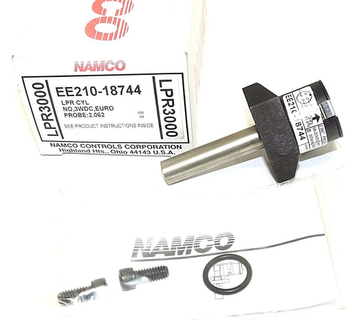 NIB NAMCO MODEL EE210-18744 CYLINDICATOR SENSOR EE21018744 PROBE: 2.062