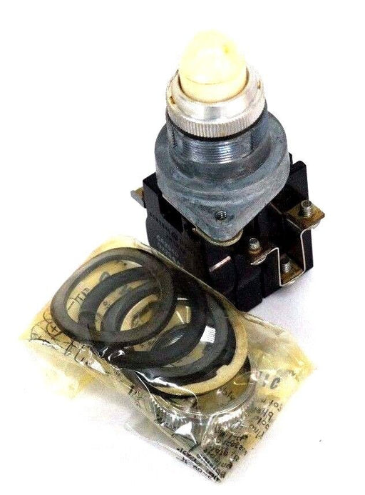 NIB GENERAL ELECTRIC CR2940UX224F2 PUSHBUTTON WHITE 115V 50/60HZ