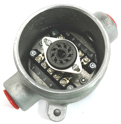 NEW CROUSE HINDS 10768-L EXPLOSION PROOF CONDUIT BOX  GUJ 0612, 19.5 CU. IN.