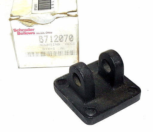 NIB SCHRADER BELLOWS B712070 MOUNTING KIT BASE ONLY SCREWS NOT INCLUDED