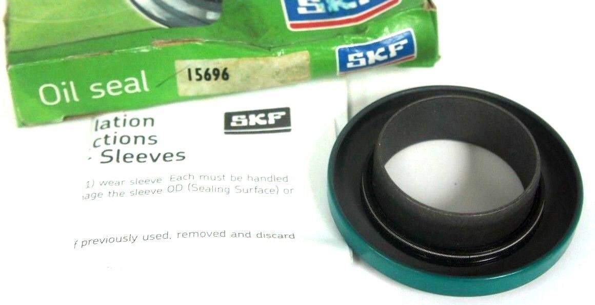 NIB SKF 15696 OIL SEAL AND SLEEVE KIT 1.563 X 2.623 X .750