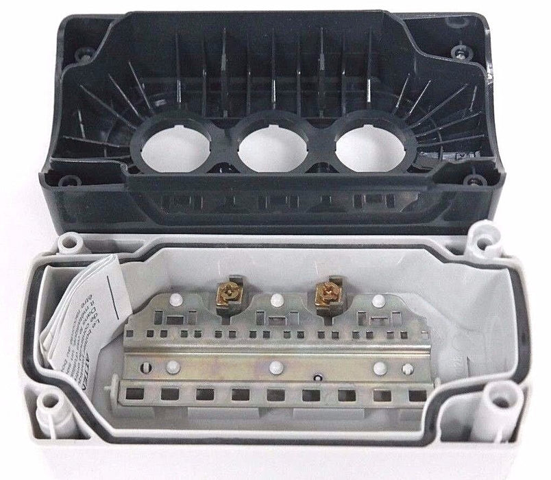 LOT OF 2 NIB TELEMECANIQUE XALD03 PUSHBUTTON ENCLOSURES 600VAC, 10AMP