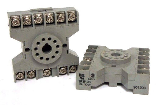 IDEC SR3P-06 RELAY BASE 10A 300V - LOT OF 2