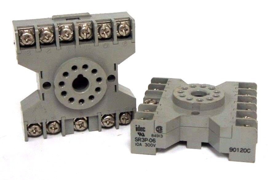 IDEC SR3P-06 RELAY BASE 10A 300V - LOT OF 2