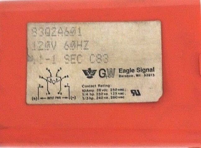 NIB EAGLE SIGNAL 83Q2A601 TIME DELAY RELAY 120V, 60HZ .1-1 SEC C83