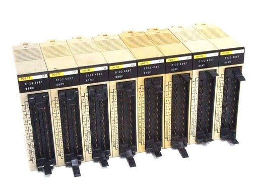 OMRON C200H-OD211 OUTPUT UNIT 24VDC 0.3A/POINT .2A UNIT C200H-0D211 - LOT OF 8