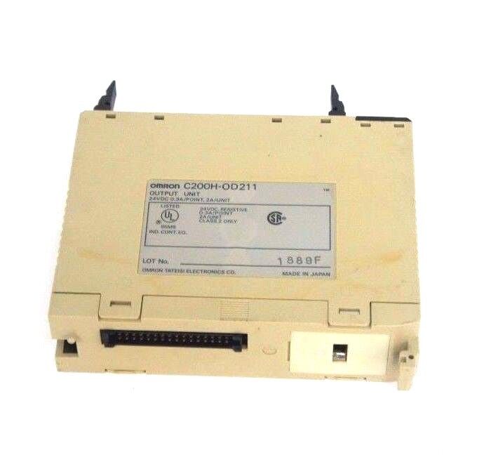 OMRON C200H-OD211 OUTPUT UNIT 24VDC 0.3A/POINT .2A UNIT C200H-0D211 - LOT OF 8