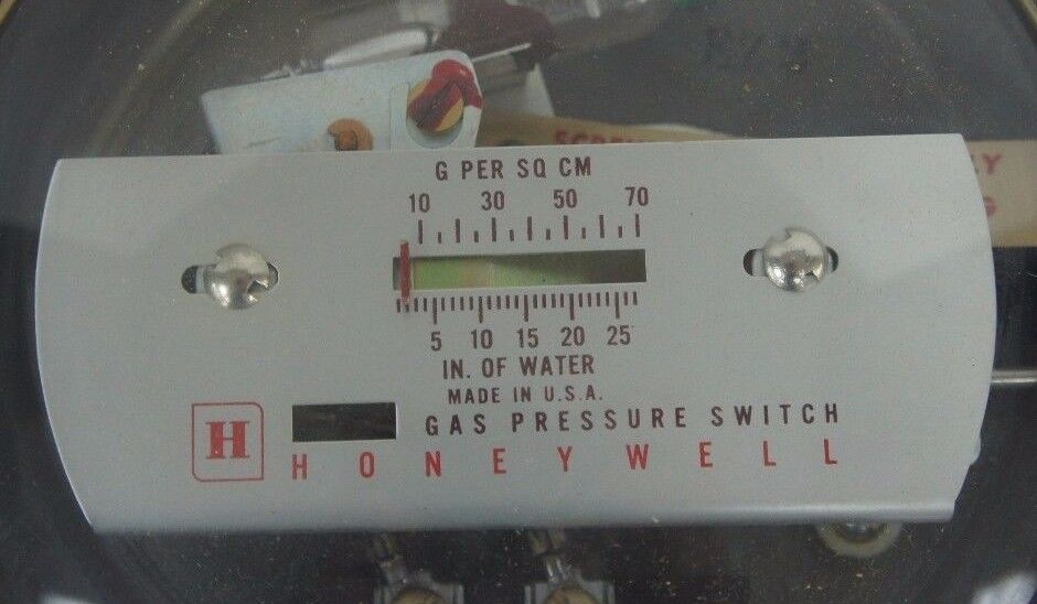 NIB HONEYWELL C437E 1004 GAS PRESSURE SWITCH 1 TO 27" WATER 1/2" PIPE SIZE