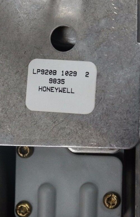 NEW HONEYWELL LP920B-1029 PNEUMATIC INTEGRAL BULB TEMPERATURE CONTROLLER 30-150F