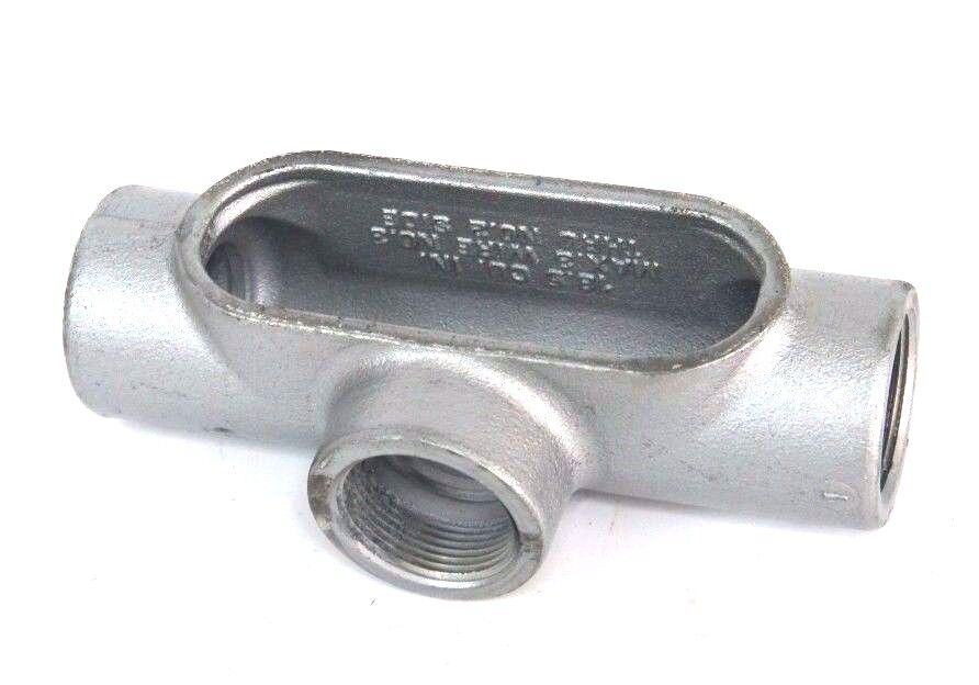 BOX OF 2 NEW COOPER CROUSE-HINDS T47 CONDUIT OUTLET BODIES FORM 7, 1-1/4"