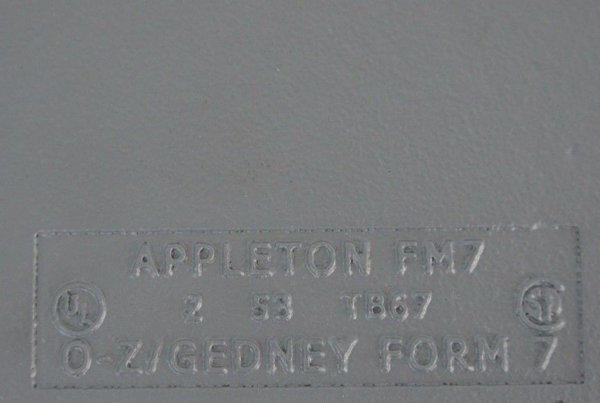 NIB APPLETON TB67 GRAYLOY FM7 CONDUIT BODY TYPE TB, 2"