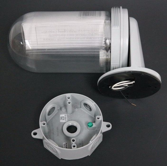 NIB RAB LIGHTING VXBR200S/F22 VAPORPROOF LIGHT FIXTURE 22W 120V WL BR 4" BX 1/2"