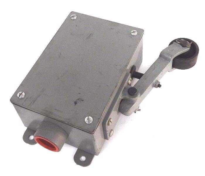 NEW REES 04939-100 LIMIT SWITCH RIGHT HAND 04939100