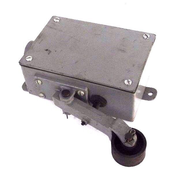 NEW REES 04939-100 LIMIT SWITCH RIGHT HAND 04939100