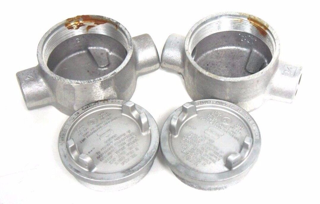 BOX OF 2 NEW CROUSE HINDS GUAC-26-SA CONDUIT OUTLET BOXES WITH 3" COVER OPENING