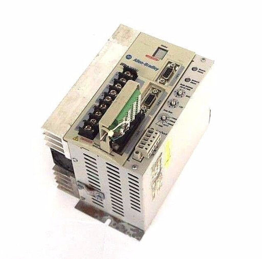 ALLEN BRADLEY 2098-DSD-020X-DN ULTRA 3000I DRIVE SER.B F/W: V1.41 P/N: 9101-1923