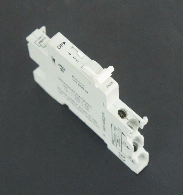 NEW EATON KLOCKNER MOELLER E90509 AUXILIARY CONTACT 6AMP 240VAC 1AMP 125VDC