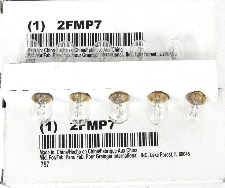 LOT OF 20 NEW LUMAPRO 2FMP7 MINIATURE LAMP BULBS