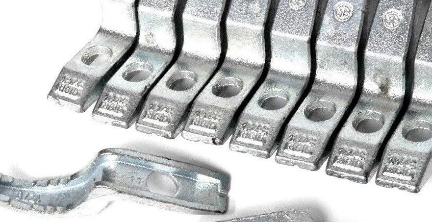 LOT OF 10 NEW THOMAS & BETTS 1 1/4" RIGID CONDUIT FITTING ACCESSORY