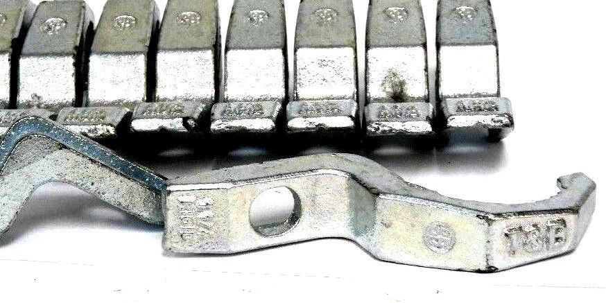 LOT OF 10 NEW THOMAS & BETTS 1 1/4" RIGID CONDUIT FITTING ACCESSORY