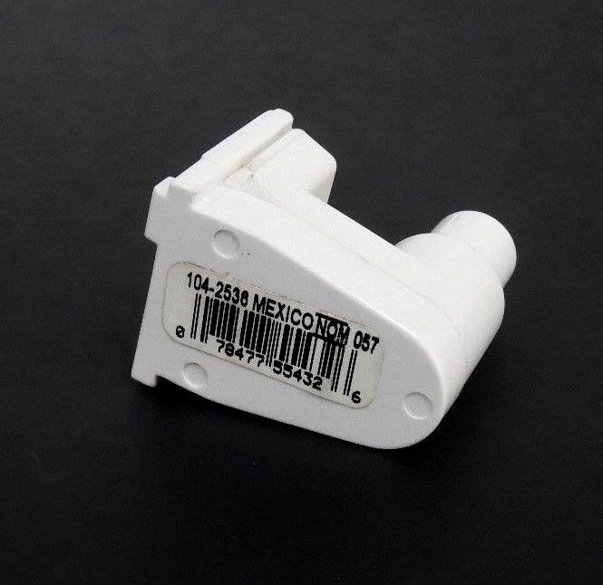 LOT OF 5 NEW LEVITON 2536 SPRING-LOADED LIGHT SOCKETS 1000V, 660W, 104-2536