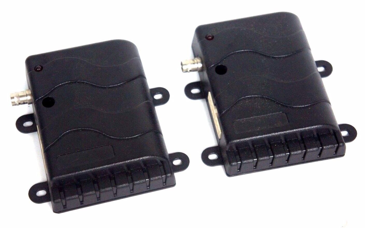 LOT OF 2 MOTOROLA INC. FCC: E969797, J19WMW0050AE, CAN: WMMA109102883, 98ABYU222