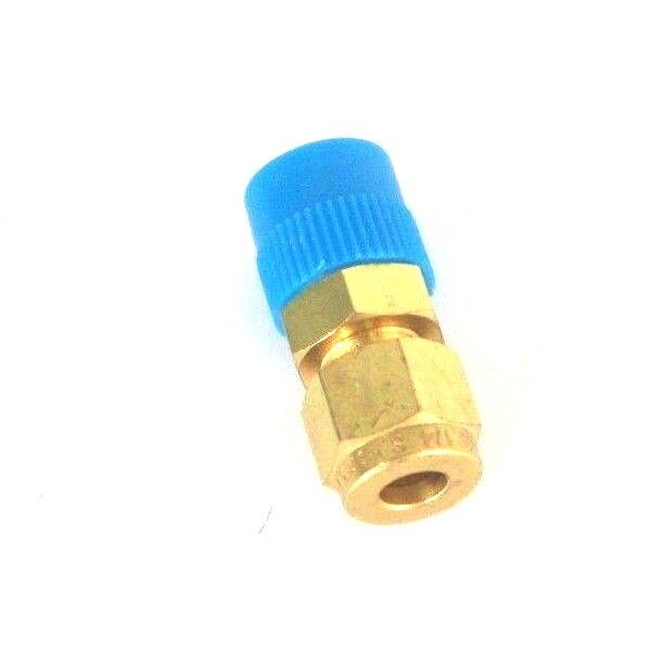 LOT OF 8 NEW SWAGELOK DK-LOK FITTING REDUCERS 1/4" NPT X 3/8" TUBE