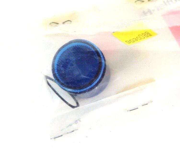 NEW CUTLER-HAMMER 10250TC24 LENS BLUE FOR INDICATING LIGHT PLASTIC