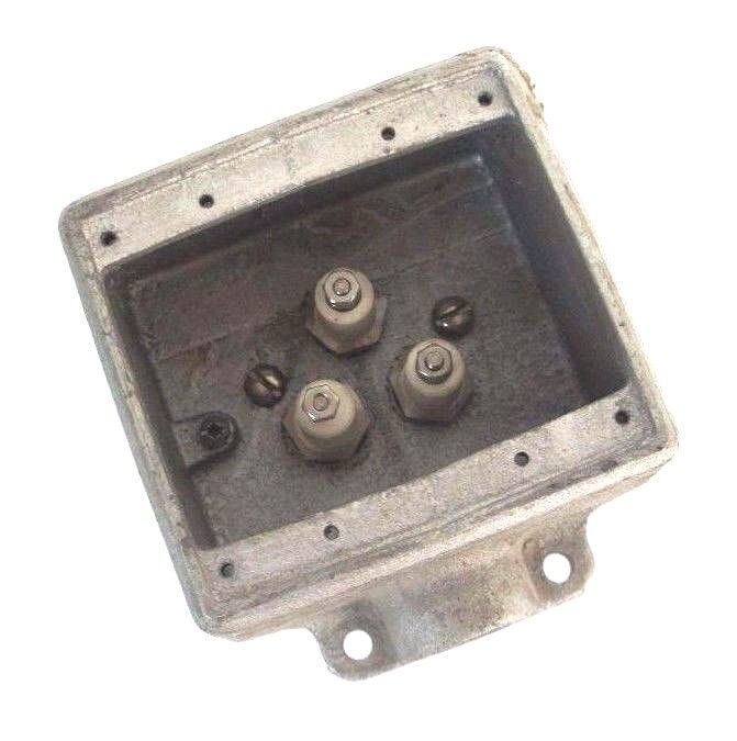 CROUSE HINDS S1002G CONDUIT ENCLOSURE 1/2" NPT