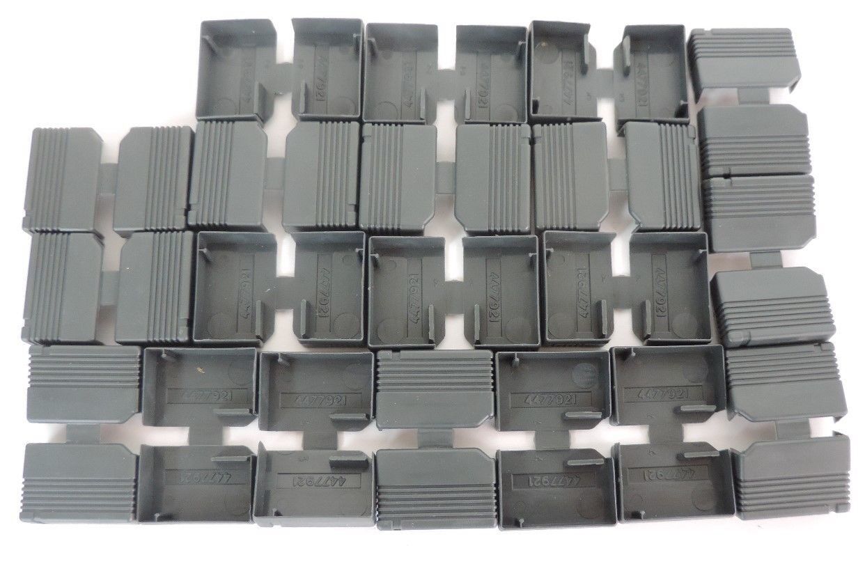 LOT OF 20 NEW SCHNEIDER 4477921 END CAPS