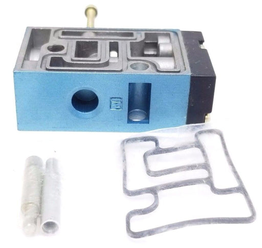 NEW MAC VALVE MANIFOLD WITH HARDWARE