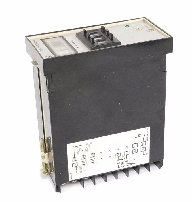 RKC DB-480B1C-V TEMPERATURE CONTROLLER 0-499 DEG. C, 110-220V, DB480B1CV