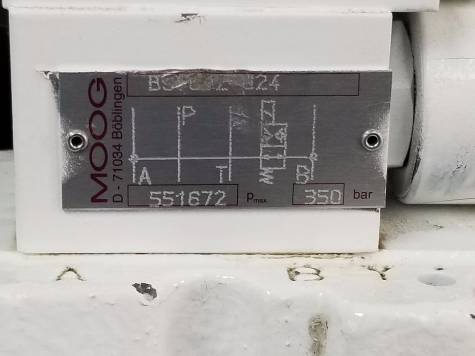 MOOG J061-111A HYDRAULIC VALVE ASSEMBLY J662C120 B97012-024