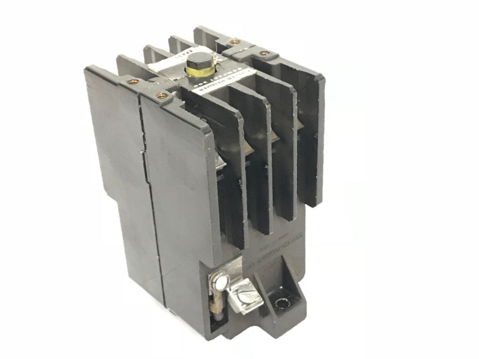 LOT OF 2 CUTLER-HAMMER 9575H2250 COMPACT 300 TYPE CF RELAYS 300VAC, 6A, 910