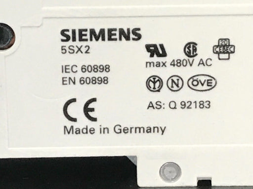 SIEMENS 5SX22 CIRCUIT BREAKER 5SX22C6, 400V, 2P, 6A, W/ 5SX9100-HS CONTACT BLOCK