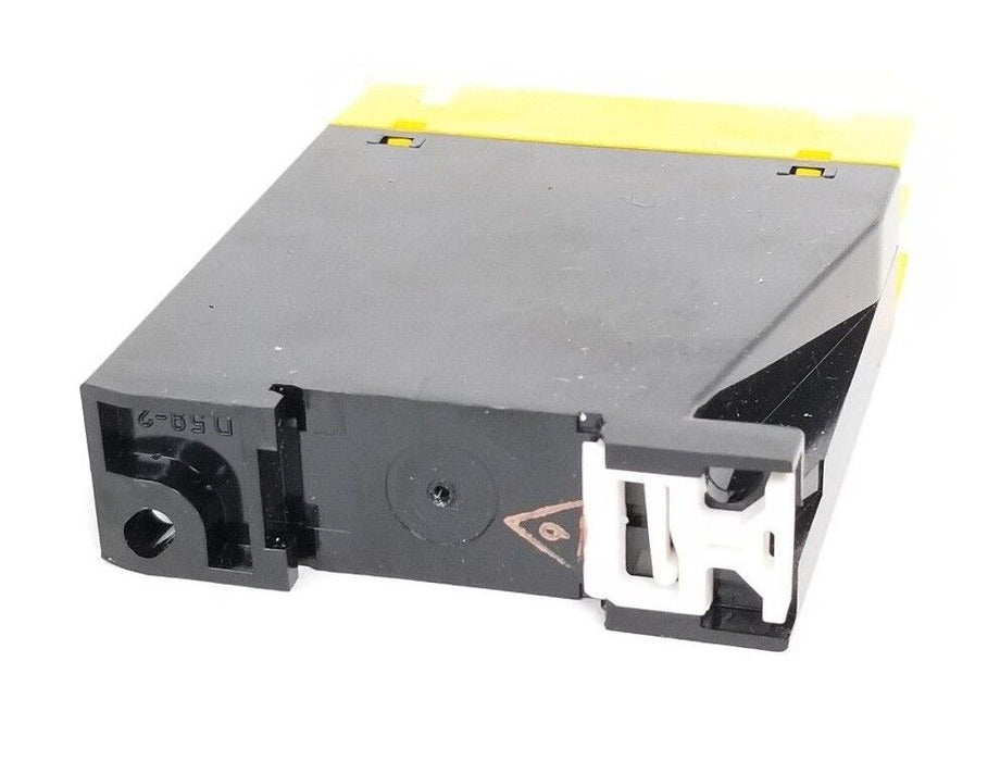 NEW TESCH E67.3X3421 TIME RELAY 0.15-3SEC, 110VAC, 250V~5A *MISSING PARTS*