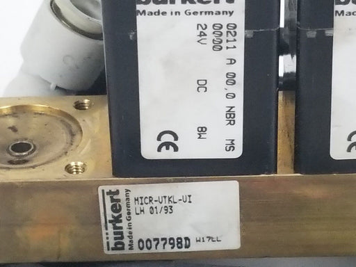 BURKERT 007798D SOLENOID BLOCK MICR-UTKL-UI W/ 00120617 HEADS 0211 A 00,0 NBR MS