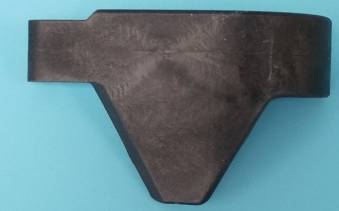 LOT OF 13 NEW GENERIC 296C30305 LUGS RIGHT HAND FRONT AND BACK