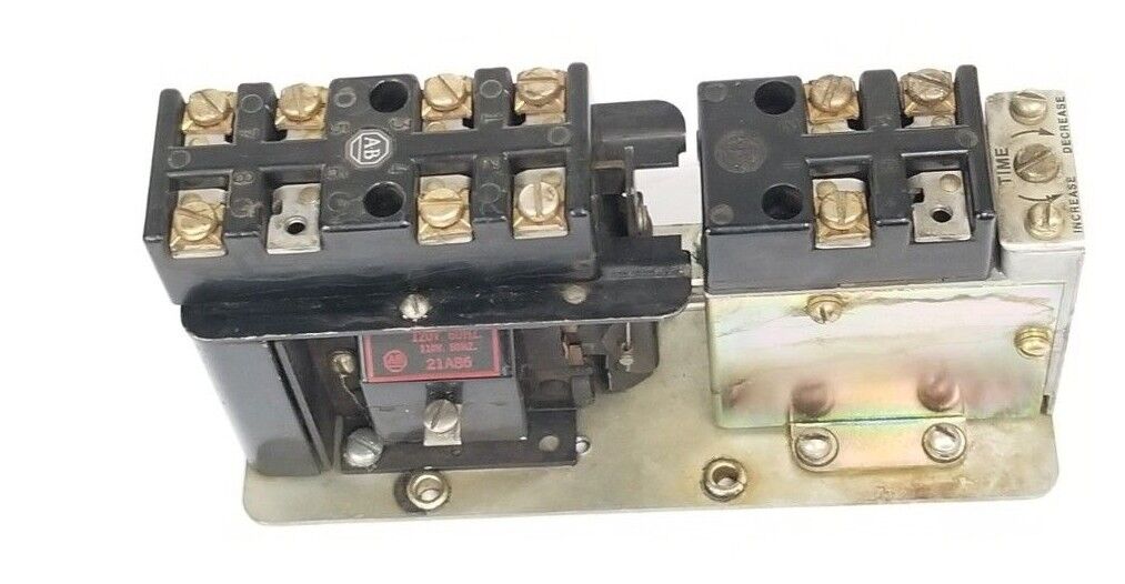 ALLEN BRADLEY PNEUMATIC TIMER W/ 21A86 COIL 120V, 60HZ TFDV HC4