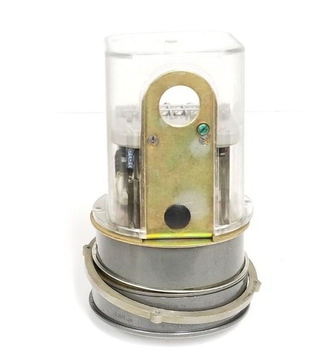 DWYER 13-160136-02 PHOTOHELIC PRESSURE GAGE WE1206LR50 , CIRCUIT: HH 120V