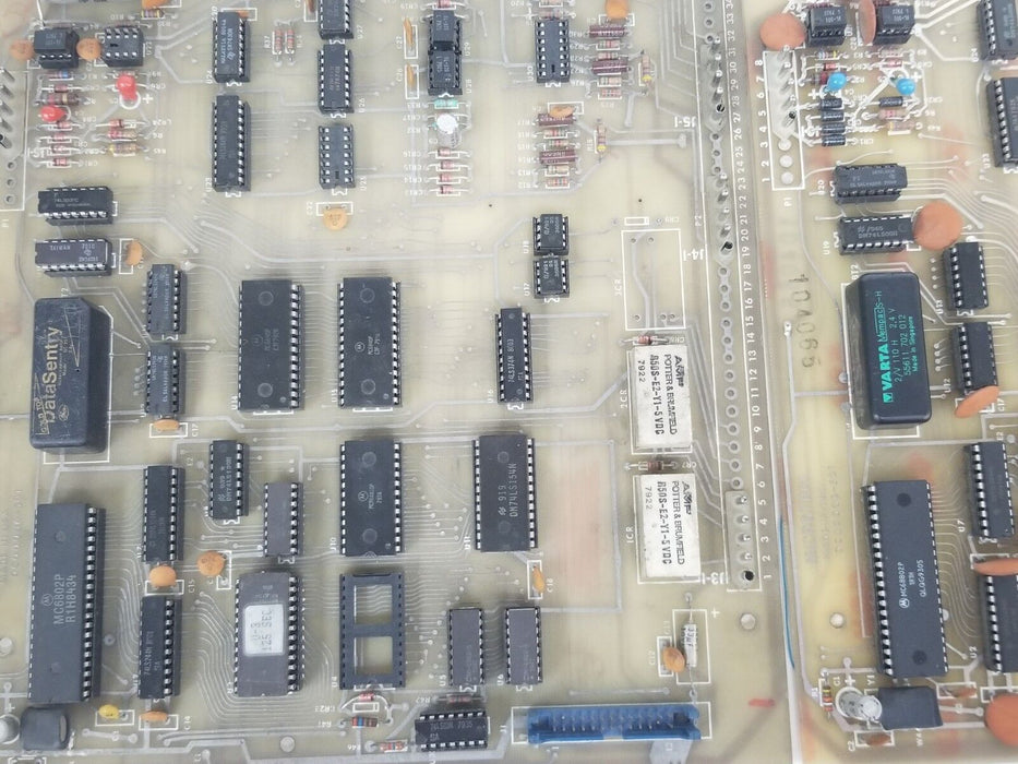 LOT OF 2 MICROTROL DC00006-501 CONTROL BOARDS DC00006501 *DAMAGED*