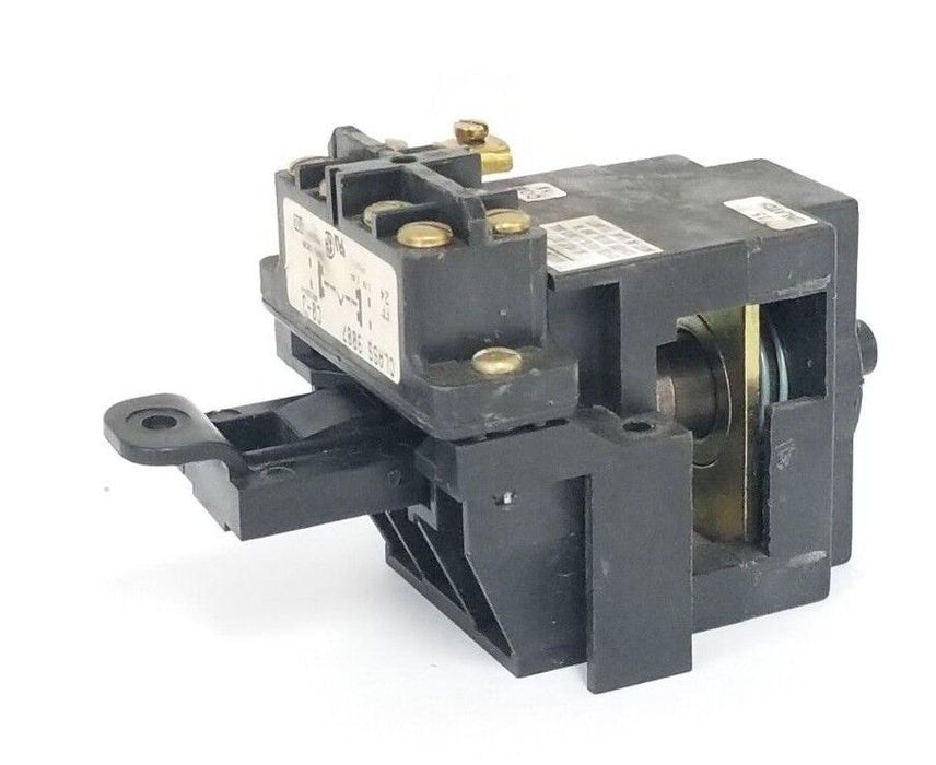 SQUARE D 9007-CO3 SNAP SWITCH SER. A W/ AUXILIARY CONTACT MOUNT BLOCK