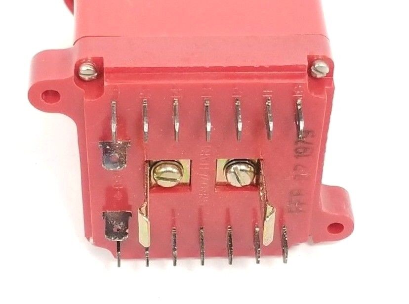 NIB ARROW HART TEMI-117-D TIMER 110VAC .1-7 SEC 5A 115V 2A 220V TEMI117D