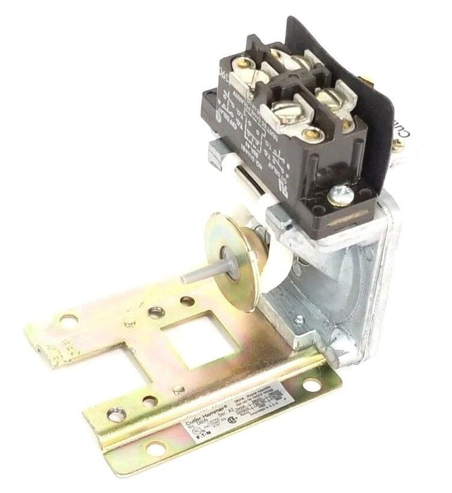 NIB EATON CUTLER HAMMER D80NE1C PNEUMATIC TIMER SER. A2 D80N D80AS1
