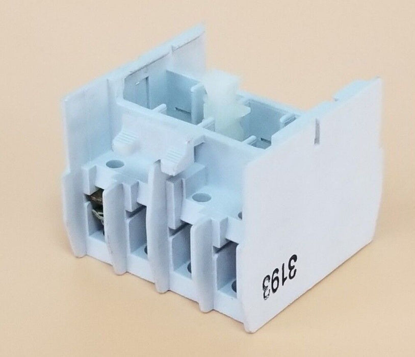 CUTLER-HAMMER C320KGT1 SER. A1 AUX CONTACT TOP MOUNT 1-NO (DAMAGED)