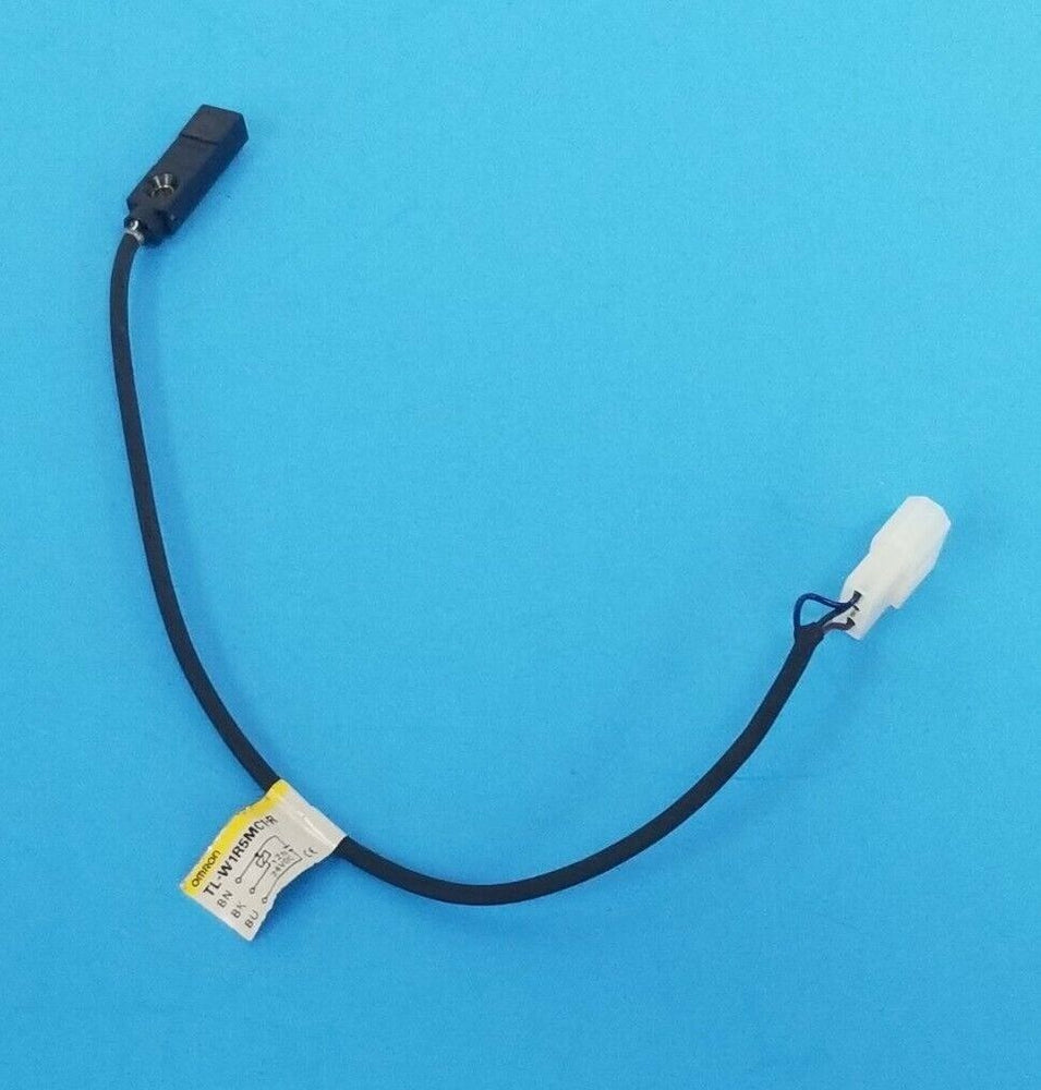 OMRON TL-W1R5MC1-R PROXIMITY SENSOR TLW1R5MC1R, 12 TO 24VDC, (MISSING SCREW)