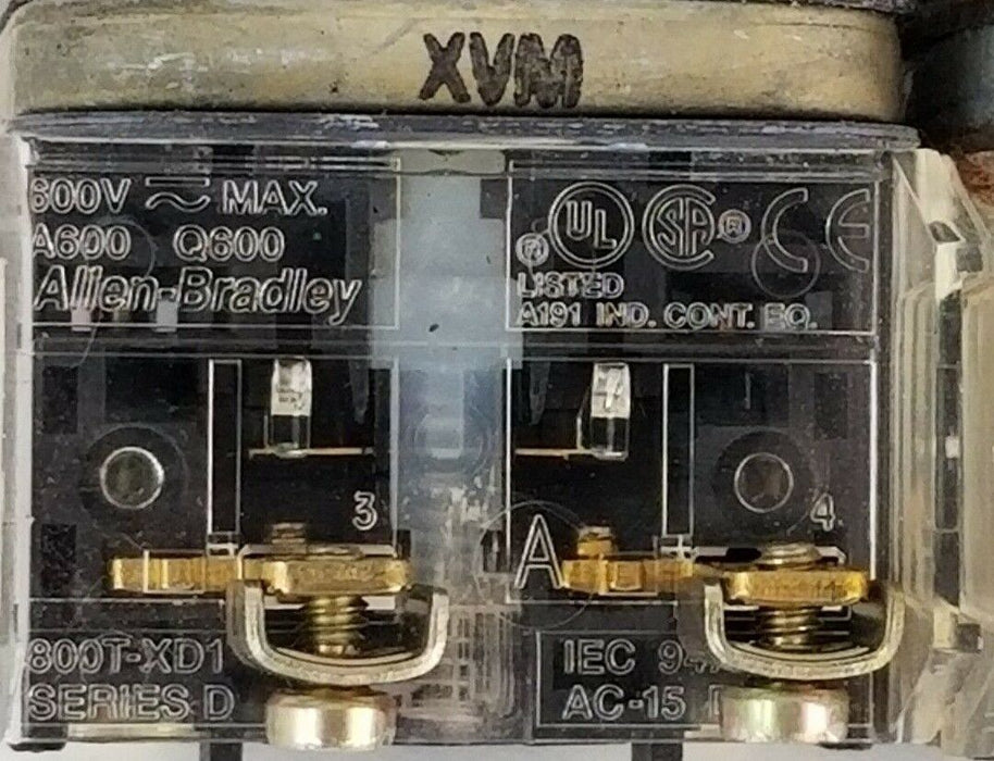 LOT OF 2 ALLEN BRADLEY PUSHBUTTONS 800T-D6 & 800T-D W/ 800T-XA & 800T-XD1