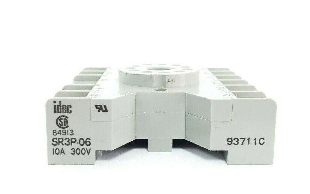 NEW IDEC SR3P-06 RELAY BASE 10A, 300V, SR3P06